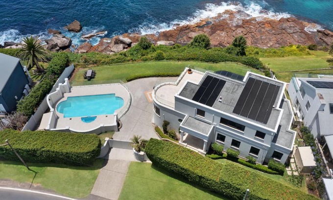 Avalon Beach House | Kookaburra - Oceanfront 4-Bed with Amazing Views