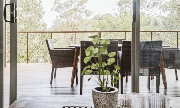 North Maleny House | Kookaburra - Private One Bedroom Cottage with Lake View