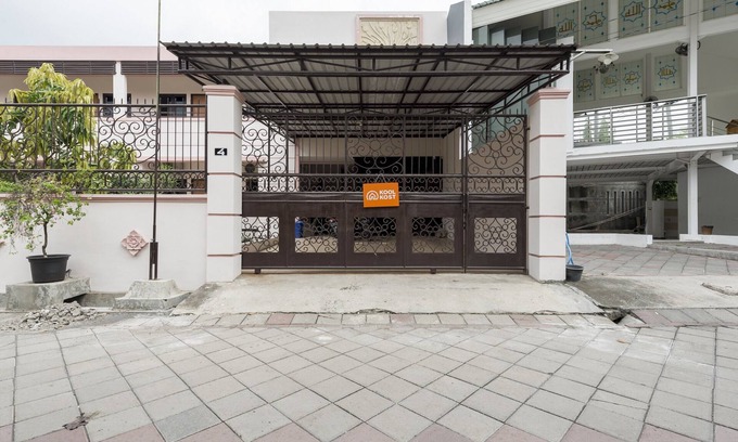 Surabaya House | KoolKost Syariah near UPN Veteran