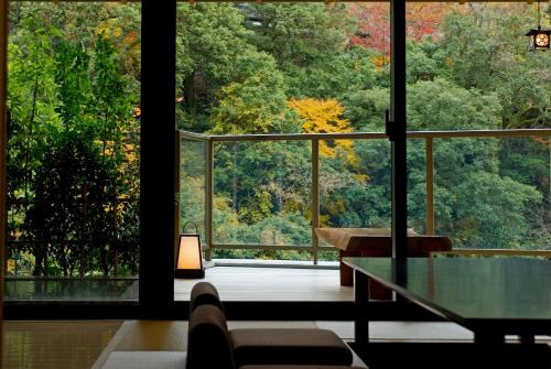 Kaga Hotel | Koorogirou
