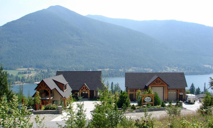 Balfour House | Kootenay Wild Guest Suites