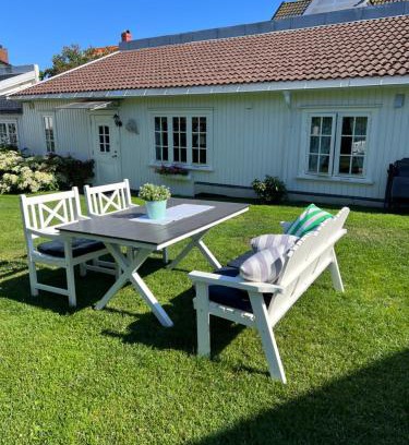 Stavern Apartment | Koselig maritim leilighet sentralt i Stavern
