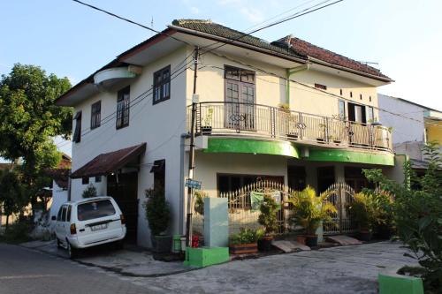 Banyuwangi House | Kost&Guesthouse Tirza