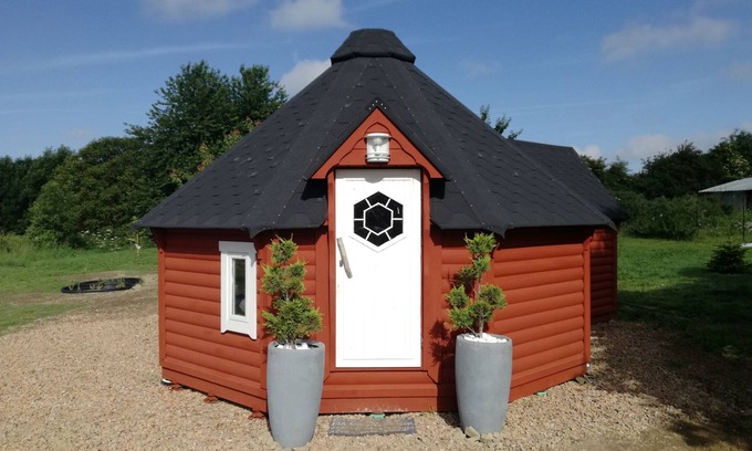 Cahagnes Ski Chalet | Kota Cabana, bed and breakfast in the heart of the Normandy countryside