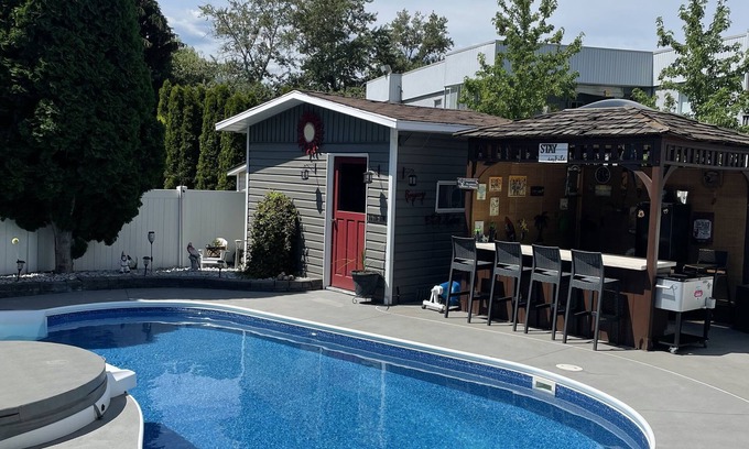 Okanagan-Similkameen House | Kozy Retreat with Pool