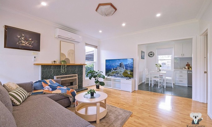 Maidstone House | KozyGuru | 3BR Close to Vic Uni and Footscray Hosp