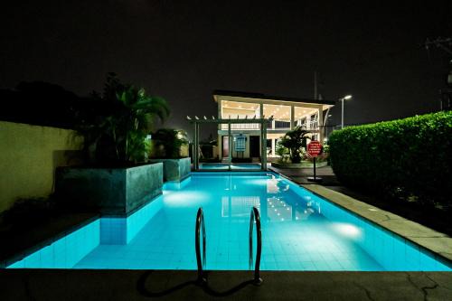 Talon Dos Apartment | Kral Suite in Las Piñas