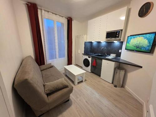 Le Kremlin-Bicetre Apartment | Kremlin's peaceful haven