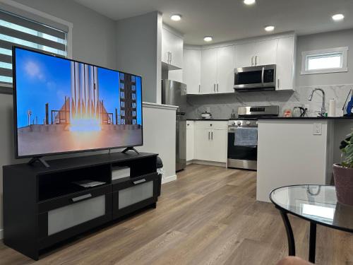 Southeast Edmonton Apartment | Kris Comfort Garden Suite