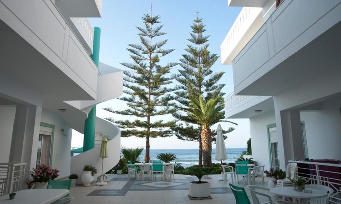 Kato Stalos Apartment | Kristall Suites
