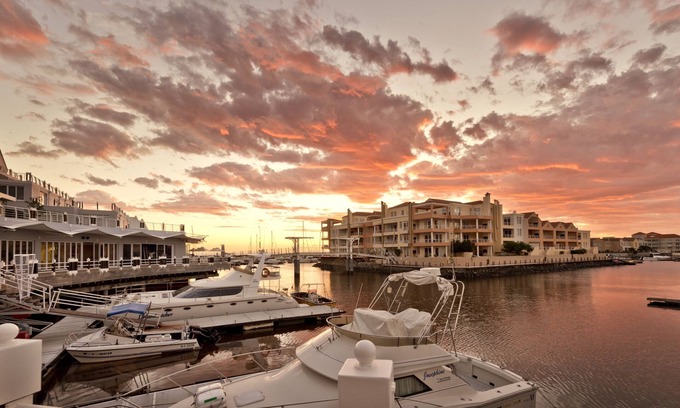 Gordons Bay Central Hotel | Krystal Beach Hotel