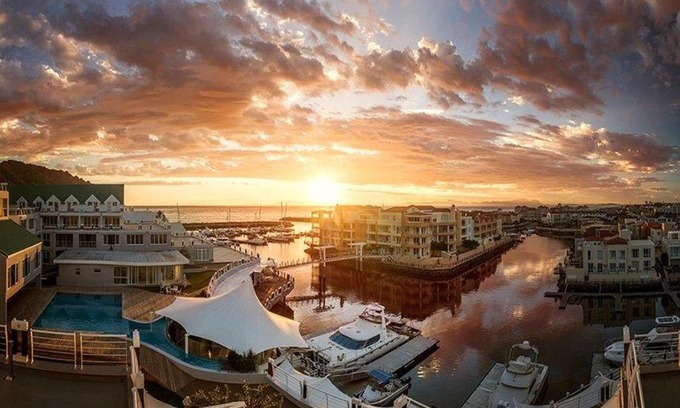 Harbour Island Hotel | Krystal Beach Hotel
