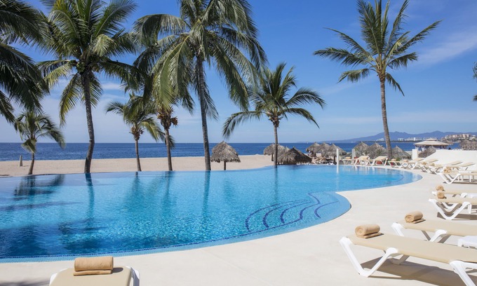 North Hotel Zone Resort | Krystal Vallarta - All Inclusive