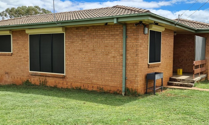 Dubbo House | Kubo 3 bedroom space