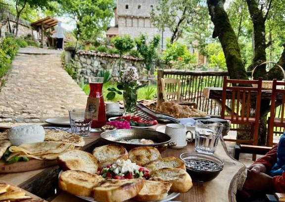 Diber County Hotel | Kulla Hupi Agriturism