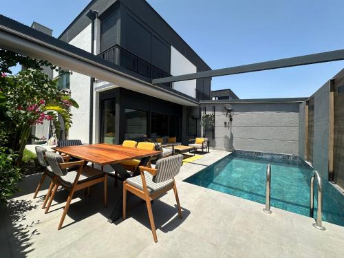 Lara Villa | Kundu Villas Heated Pool Retreat