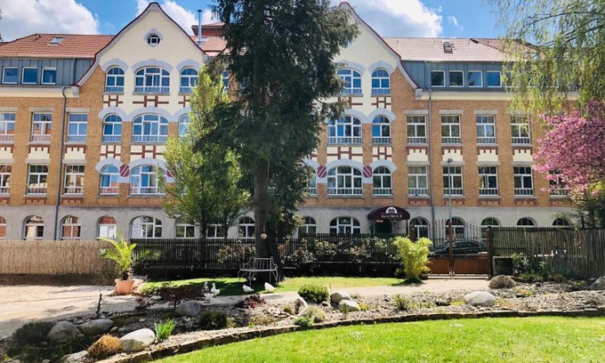 Trossingen Hotel | KunstWerk B