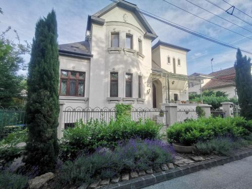15th District Apartment | Kúria Apartman Budapest with free parking
