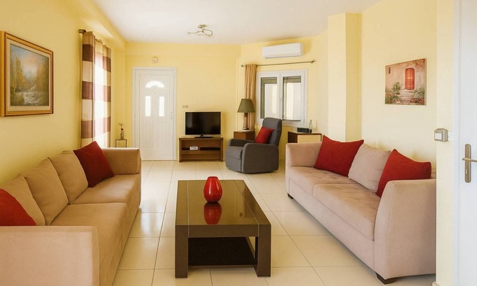 Kiparissia House | Kyparissia Coastal Getaway with Seaviews