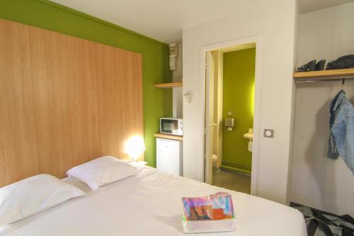 Chasseneuil-du-Poitou Hotel | Kyriad Direct Poitiers - Gare du Futuroscope