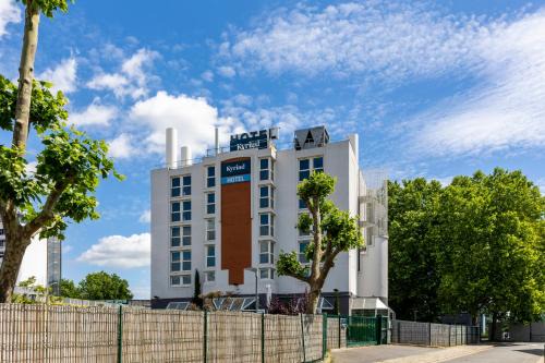 Colombes Hotel | Kyriad Paris Ouest - Colombes