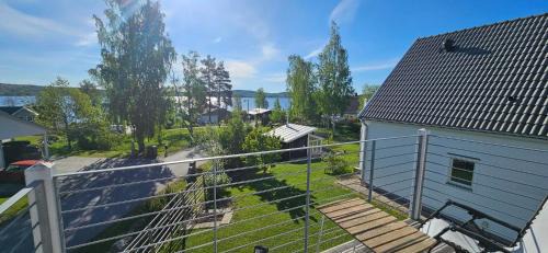 Nora House | Lägenhet med sjöutsikt