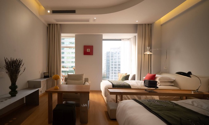 Hejiang Pavilion Apartment | L&A 觀亭 08 Cozy apartment in Chengdu. Next to the famous city scenic point.