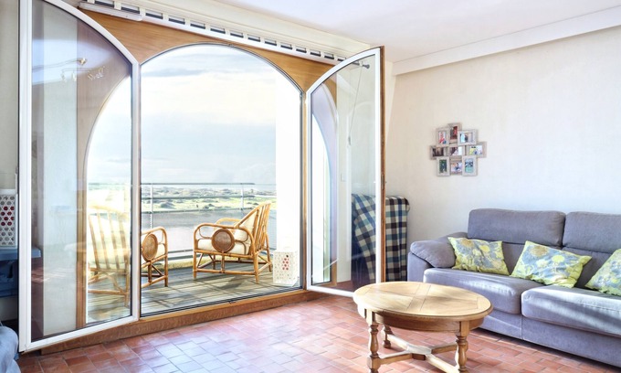 Barneville-Carteret Apartment | L'Abri du Repos - Appt vue sur le port