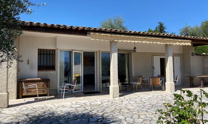 Tourrettes-sur-Loup House | L'Aminèxe - simple quiet under the stars in the fresh air