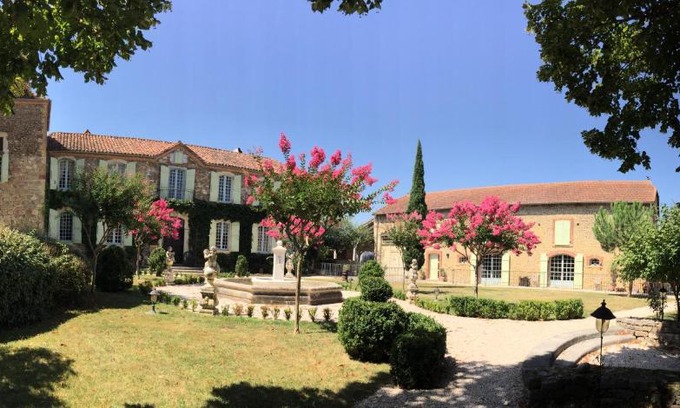 Castelnau-Riviere-Basse House | L'Ancienne Écurie du Château Lézian