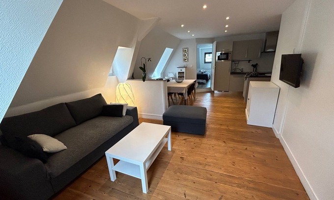 Lion-sur-Mer Apartment | L'Annexe - Terrace apartment 100m from the beach