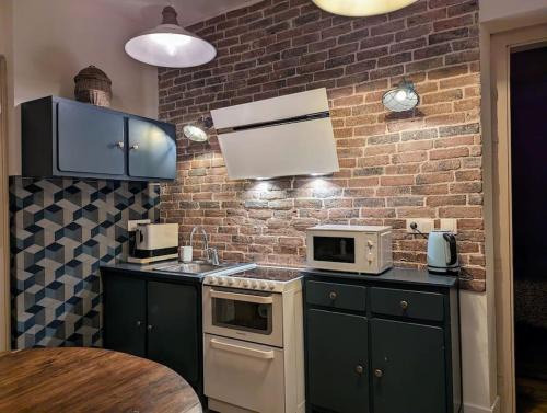 Besancon Old Town Apartment | L'appartement du voisin d'Hugo