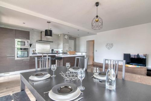 Fontaine-Bayonne-Cartoucherie Apartment | L'Arène de coeur - appt avec piscine partagée