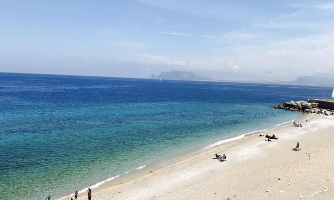 Palermo Apartment | L'arco sul mare