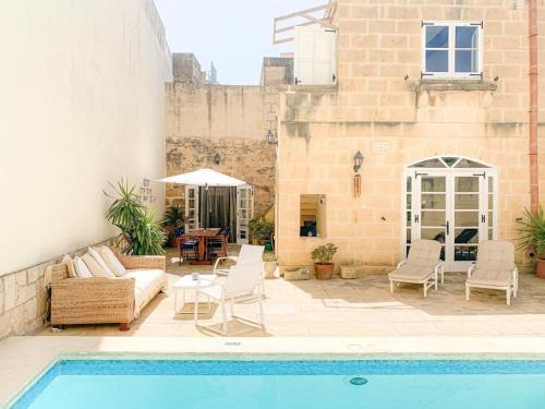 Xaghra Villa | 'L'Artiste' farmhouse Gozo