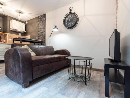 Bourgoin-Jallieu Apartment | L'Atelier- appartement cosy avec cour - centre