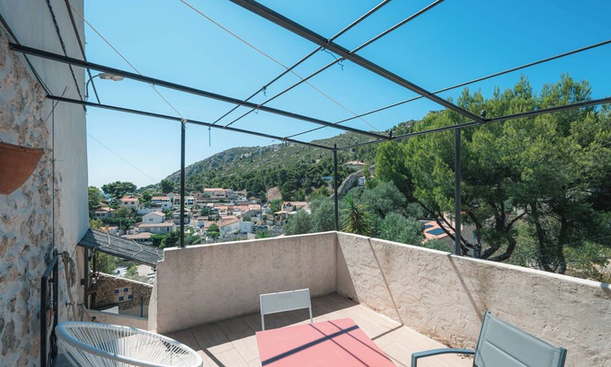 Calanque de Morgiou Apartment | L'Atypique - Cabanon 3 ch et terrasse au calme