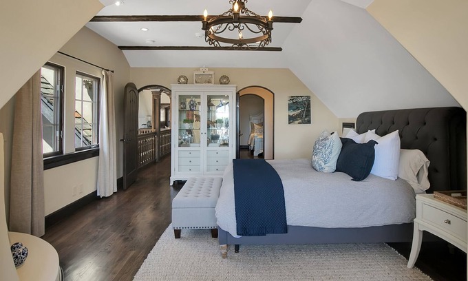 Carmel Highlands House | L'Auberge costal carmel cove Brad pitt suite