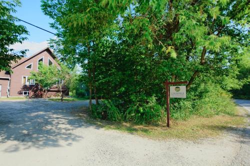 Wakefield House | L'Auberge des Collines Full Guest Suite