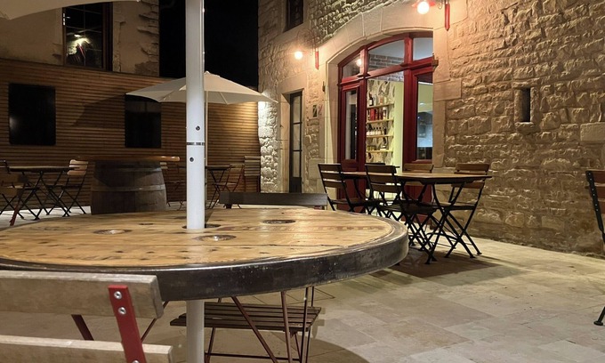 Corcelles-les-Arts Hotel | L'aubergiste
