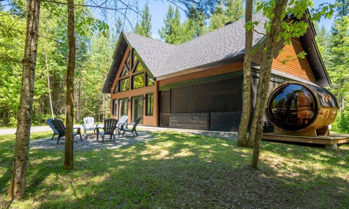 Matawinie Regional County Municipality Apartment | L`Aventurière | River & Kayaks | Hot Tub | Sauna