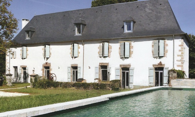 Saint-Bazile-de-Meyssac House | L'Avenante Bazilloise - 17th-century residence - Large-capacity accommodation