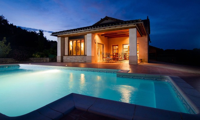 Caylus House | L'Ensoleillée, beautiful holiday home near a medieval village