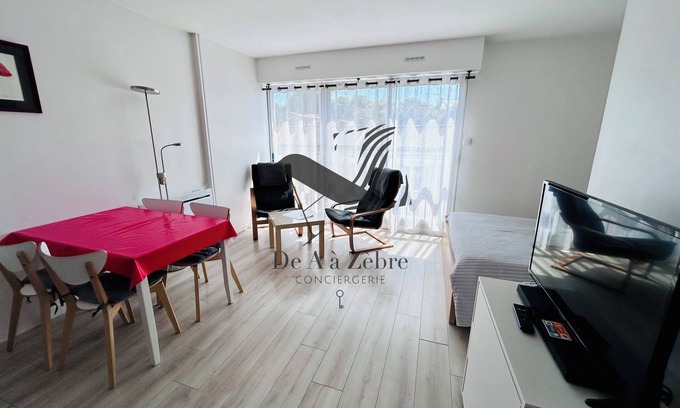 Rochefort Apartment | L'ENTRE 2 ILES - 3-star studio in the center of town.