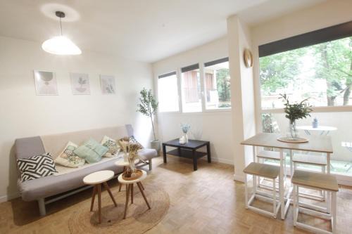 Savigny-sur-Orge Apartment | L'Escapade - Hypercentre 5' RER C Paris - Orly 15 min