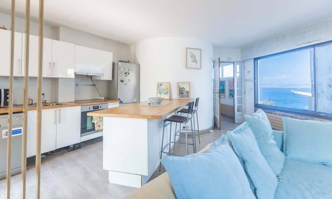 7th Arrondissement House | L'escapade Méditerranéenne