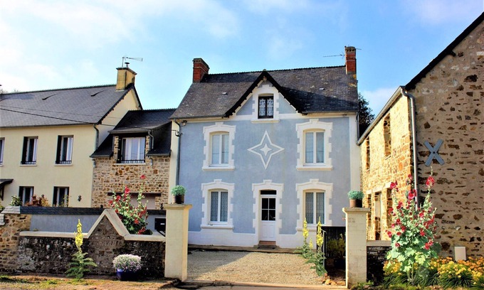 Portbail House | L' Etoile Bleue, 6 mns sea, Port Bail area, charming house, 5 persons