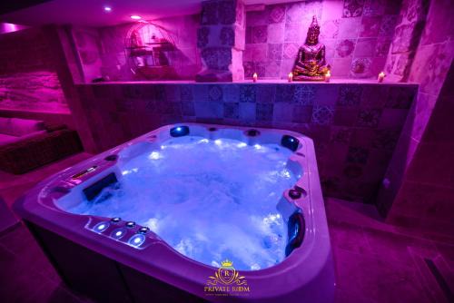 Avignon City Centre Hotel | L'EXCELLENCE AVIGNON - Suite LUXE SAUNA, HAMMAM & JACCUZZI