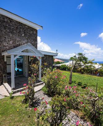 Saint-Pierre Bed & Breakfast | L'Hacienda
