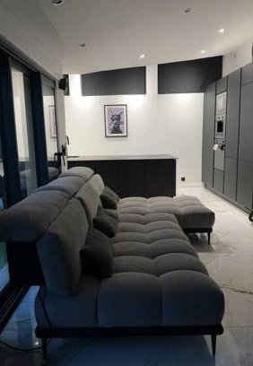 Fourques Apartment | L harmonie du marbre